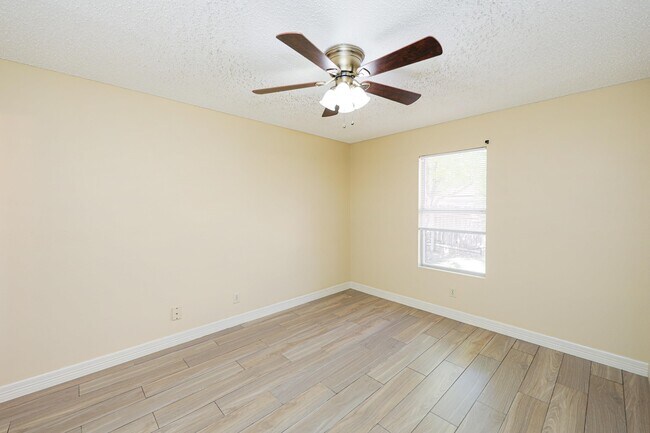 Building Photo - 2408 Milford Ct
