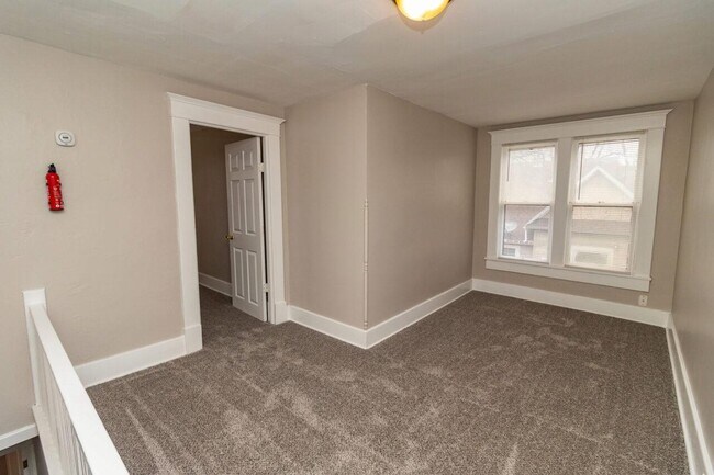 Building Photo - 1219 S Main St