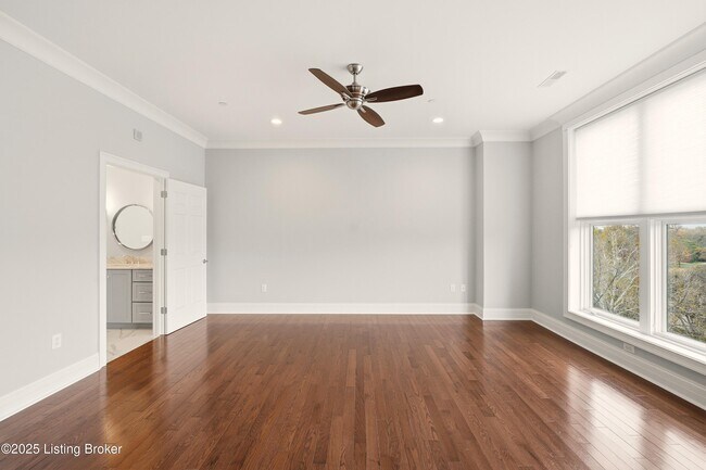 Building Photo - 6600 Seminary Woods Pl