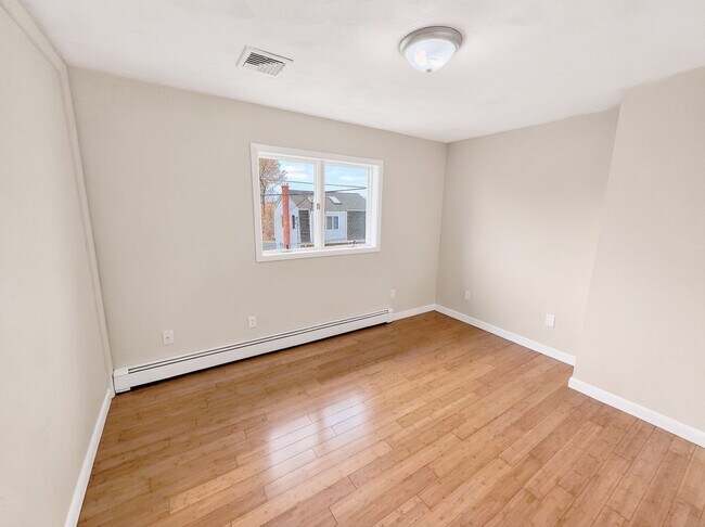 Building Photo - Beautiful Condo In Revere MA!