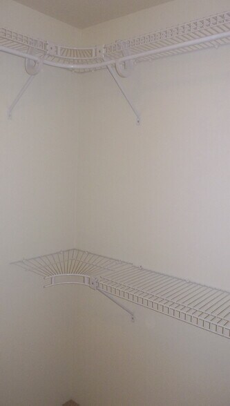 WalkinCloset - 7 Wildwood St