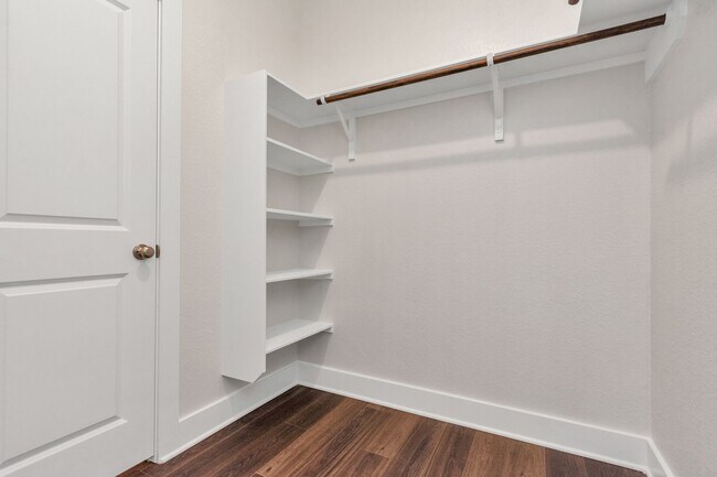 Building Photo - The Maple – Spacious Design, Exceptional L...