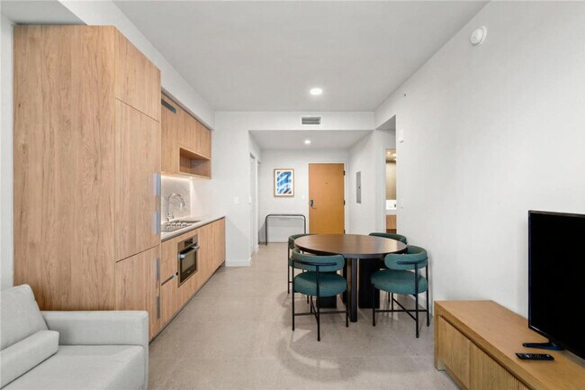 Building Photo - 601 N Miami Ave