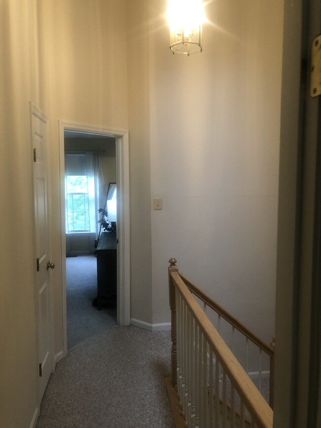 Building Photo - 3042 Finsel Ct