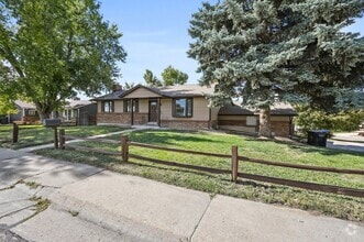 Building Photo - Amazing Arvada Upstairs Duplex Available Now!