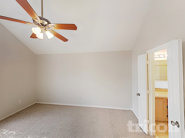 Building Photo - 1415 Develon Dr