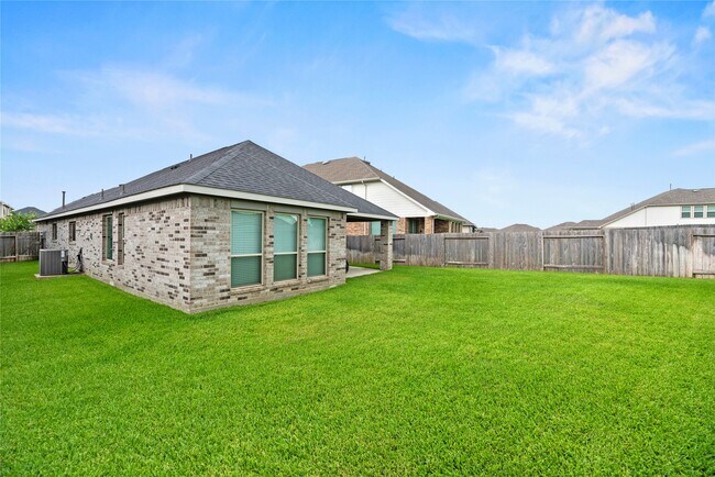 Building Photo - 31222 Pinebrook Falls Ln