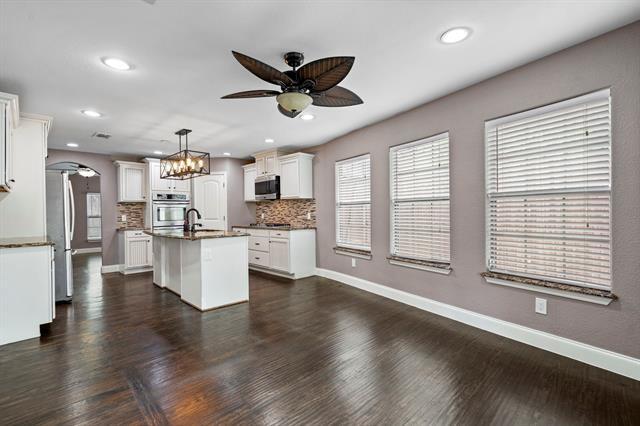 Building Photo - 8406 Lakemont Dr