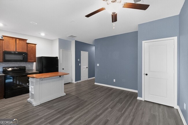 Building Photo - 1110 Highwood Ln