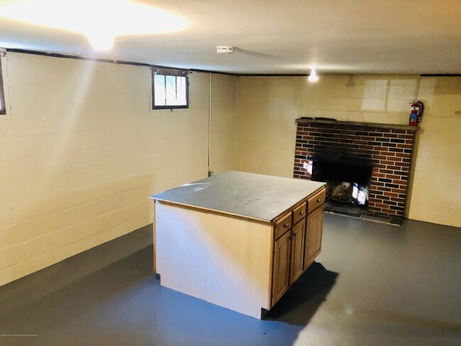 Building Photo - 108 Green Grove Rd