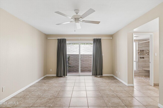 Building Photo - 5208 N 78th Way