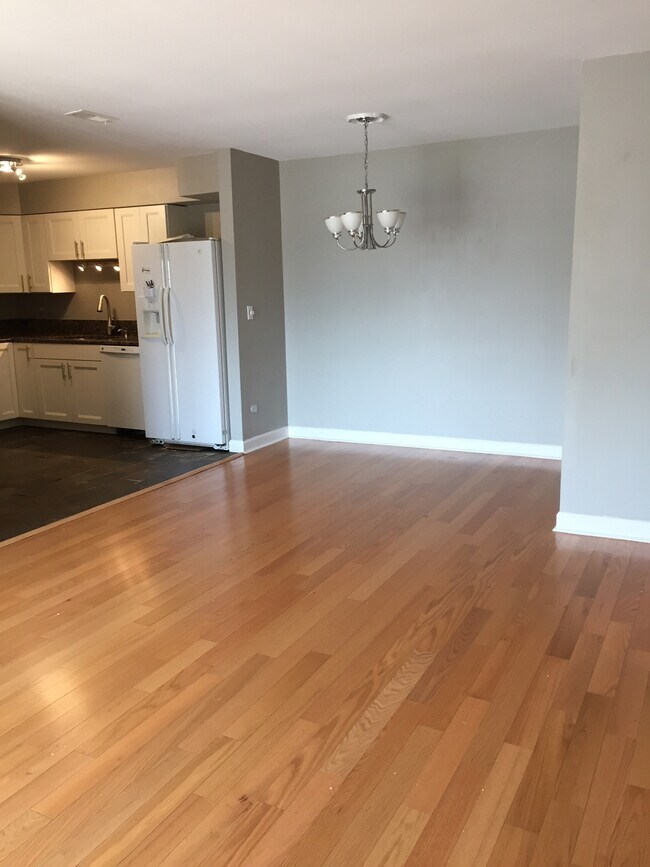 Dining room - 400 74th St