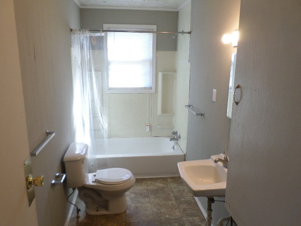Building Photo - 535 Arkwright Dr