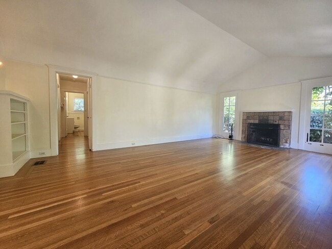 Building Photo - 4-Bedroom Single Family Home in Palo Alto-  lease take over