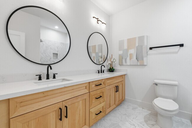 Building Photo - 8805 Parkway Dr