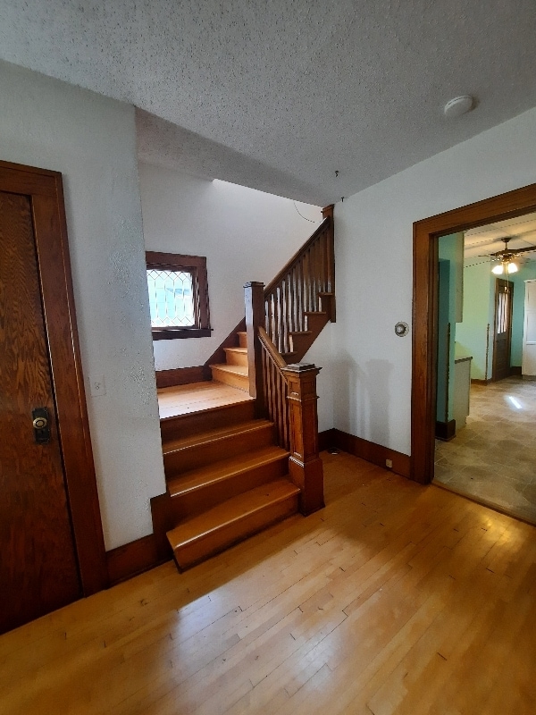 Building Photo - 208 4th Ave NW