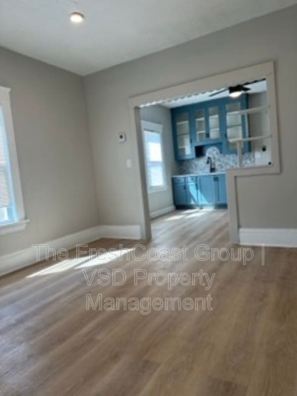 Building Photo - 789 Wayside Rd