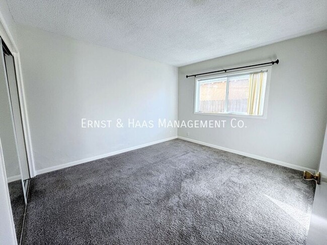 Building Photo - 3211 E Wilton St