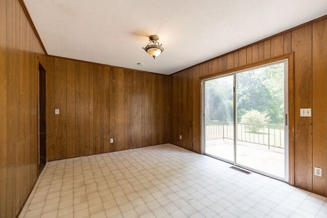 Building Photo - 145 Smithonia Rd