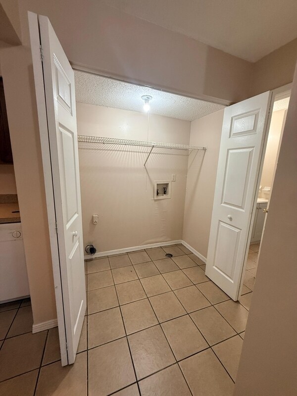 Building Photo - 470 Crabapple Ct