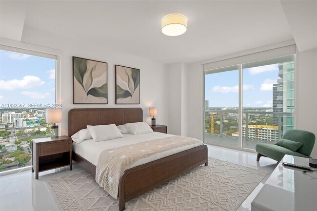 Building Photo - 600 NE 27th St