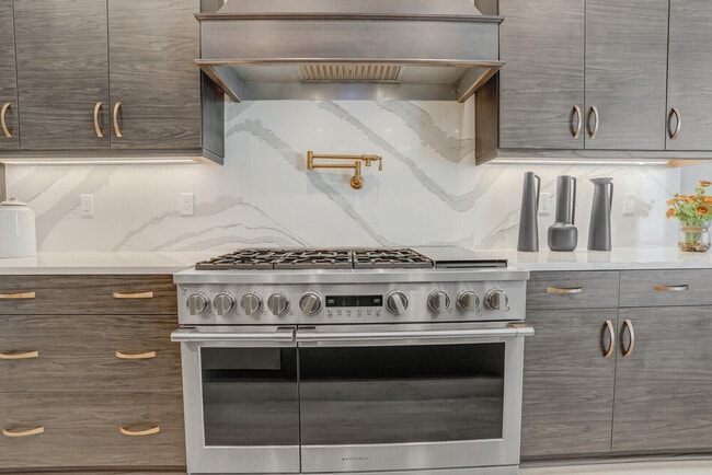 Building Photo - 4218 Mendel Ln