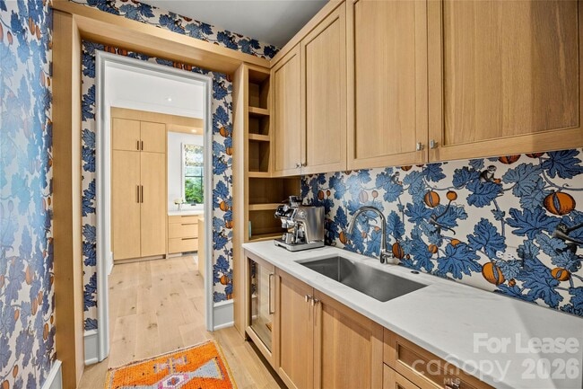 Building Photo - 2622 Chelsea Dr