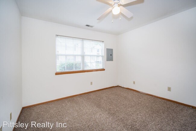 Building Photo - 2 br, 2 bath Apartment - 735 Fotis Drive