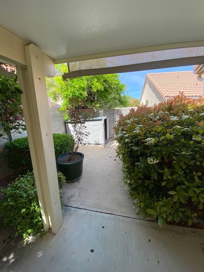 Building Photo - Spacious 3-Bedroom Home in Northeast Height