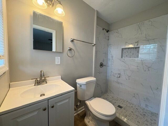 Building Photo - 8116 Trafalgar Way