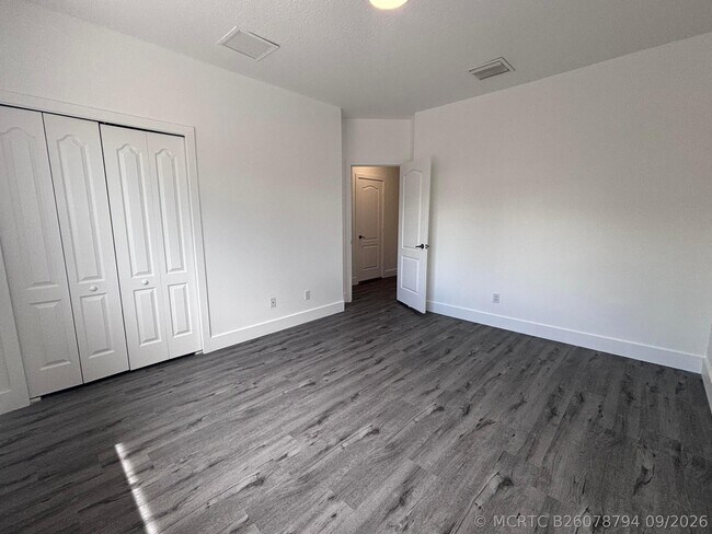 Building Photo - 3930 Sabal Way