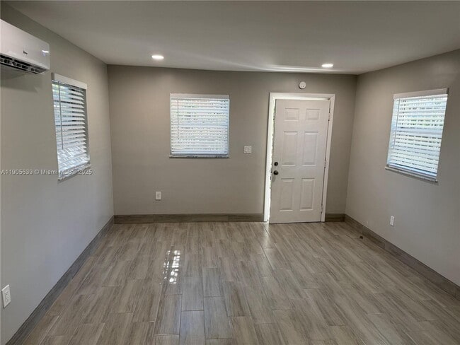 Building Photo - 4440 SW 1st St