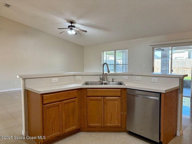 Building Photo - 6130 Meghan Dr
