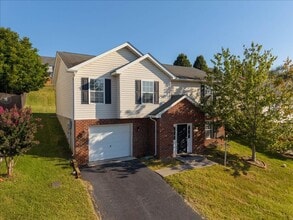 Building Photo - 170 Wistaria Dr