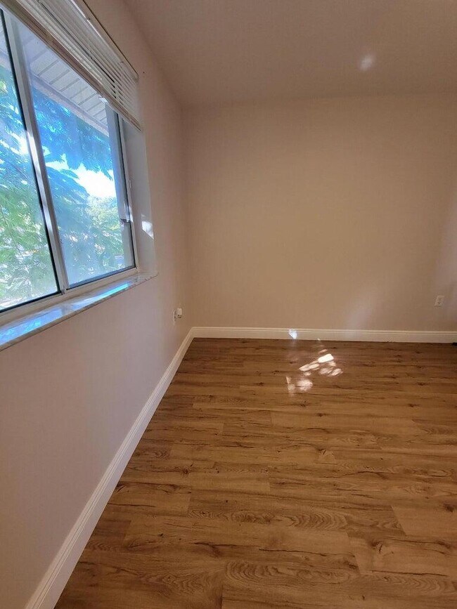 Building Photo - 13206 Glenmoor Dr