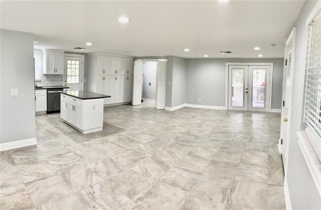 Building Photo - 11001 Riverview Dr