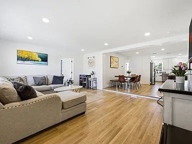 Building Photo - Fully Furnished South Tampa Retreat | Flexible Lease Terms