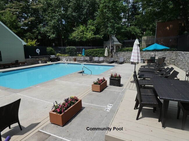 Building Photo - Easy Living in the Heart of Sandy Springs