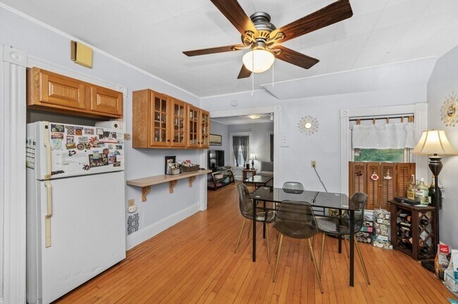 Building Photo - 38 E Foster St