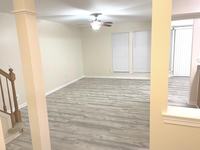 Building Photo - 3112 Village Cir N