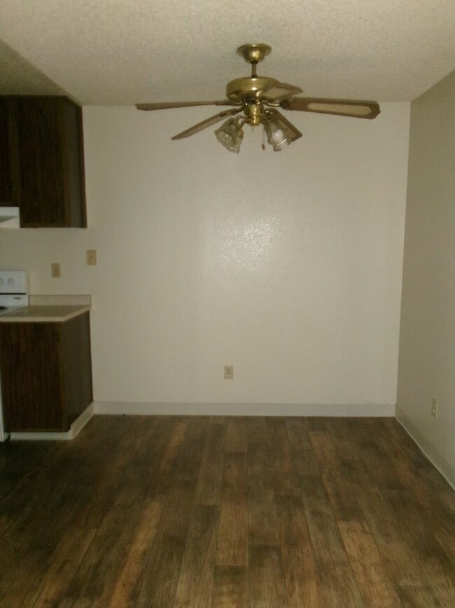 Building Photo - 3591 Quail Lakes Dr