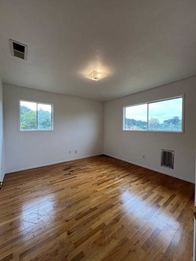 Building Photo - Coastal Retreat with Ocean & Valley Views ...