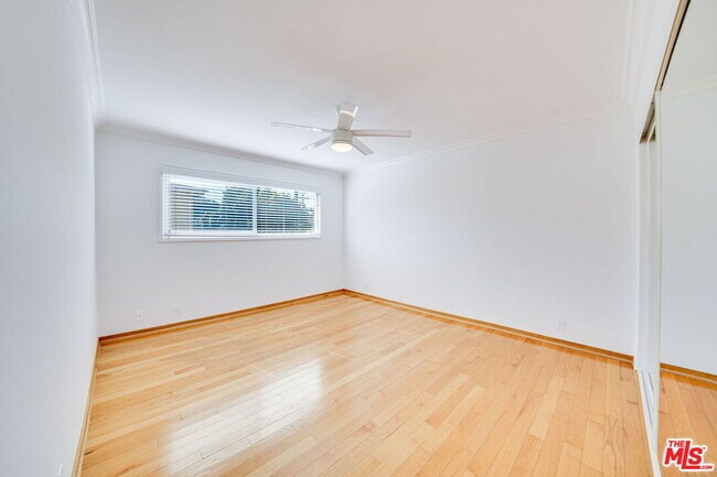 Building Photo - 230 Bicknell Ave