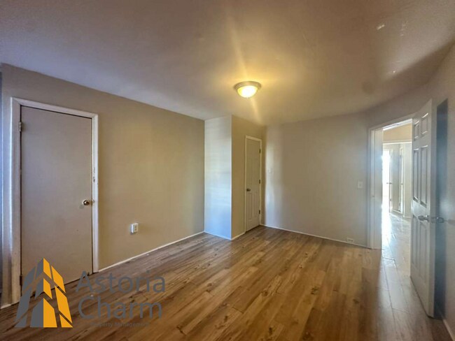 Building Photo - 910 Edmondson Ave