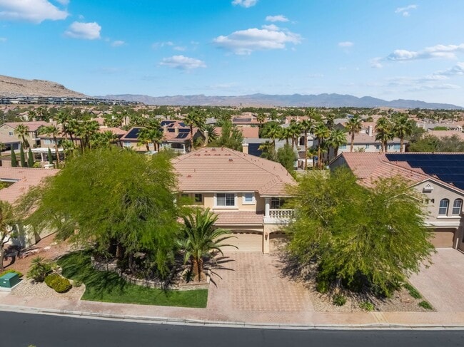 Building Photo - Beautiful Three Story, Five Bedroom Home with Lagoon Style Pool and Spa