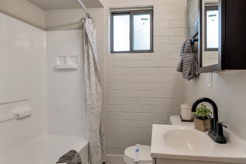 Building Photo - 301 W Ray Rd