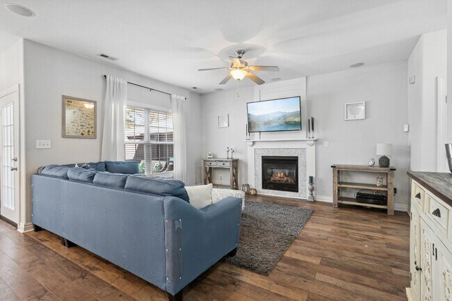 Building Photo - Oceana Area