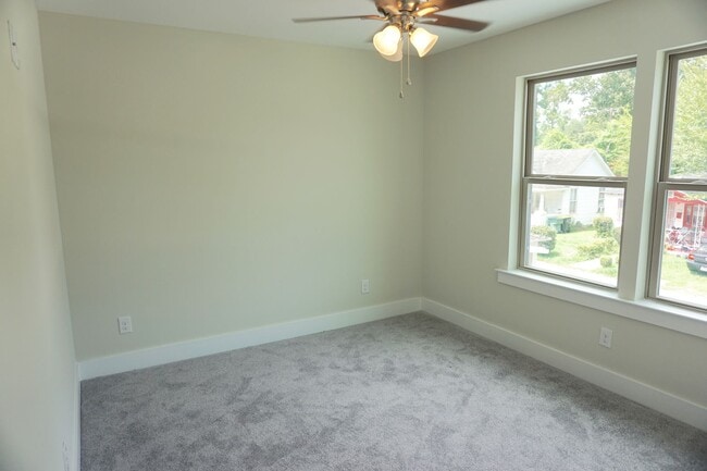 Building Photo - 2 BED | 2 BATH | GATED BACKYARD | MIDTOWN