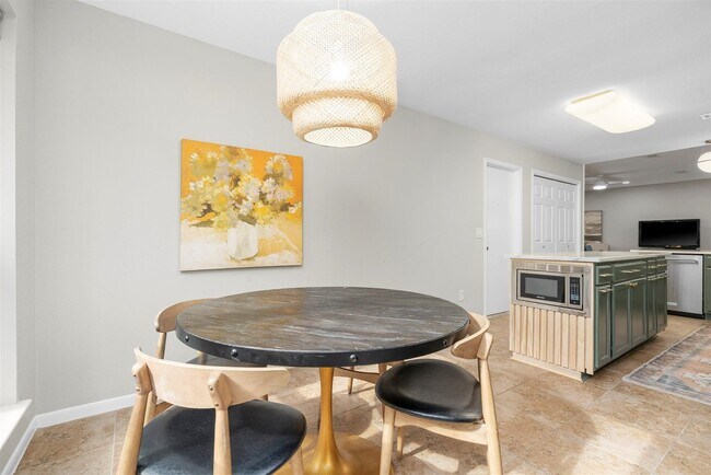 Building Photo - 36 White Bark Pl