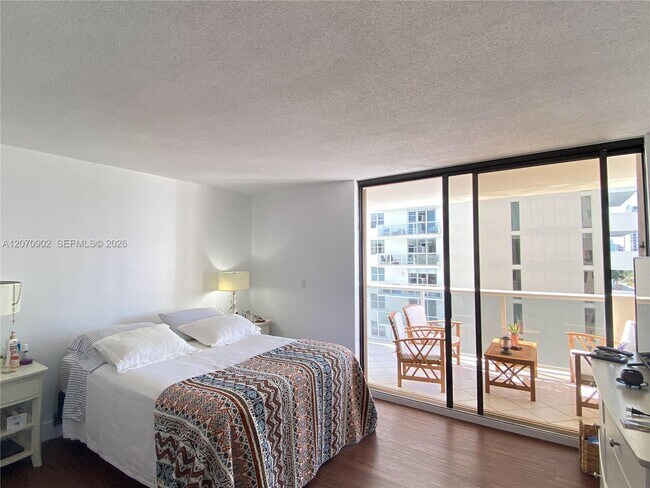 Building Photo - 5757 Collins Ave